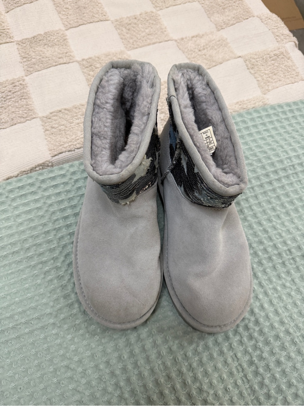 UGG Women's Classic Mini Sequin Stars boots in gray size 6